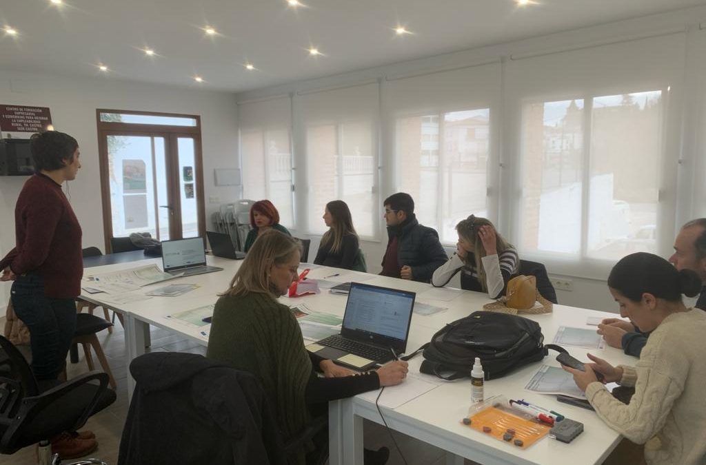 La FAMP y el Ayuntamiento de Castril apuestan por la cultura del vidrio soplado en el marco del proyecto Retturn para fomentar el turismo rural